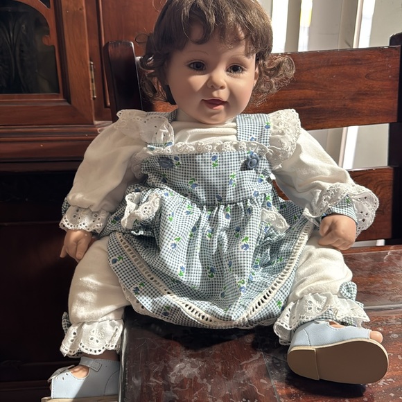 Beautiful Adora doll - Picture 3 of 5